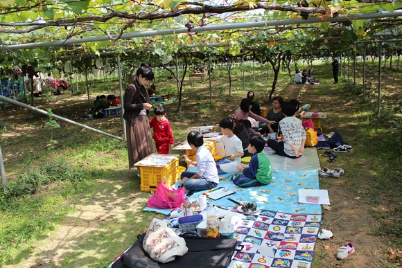 입장거봉포도축제 제2회 전국어린이 사생대회 접수