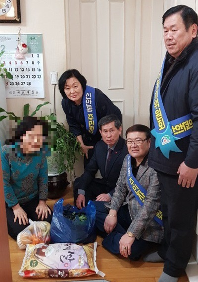 신안동 주민자치위, '만원의 행복' 기금으로 소외계층 후원