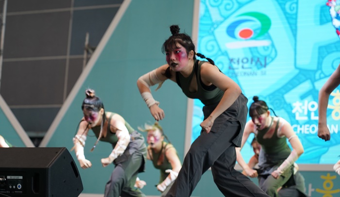 [포토] 실력있는 '청소년 춤꾼'들의 향연...전국춤경연대회 청소년부 본선