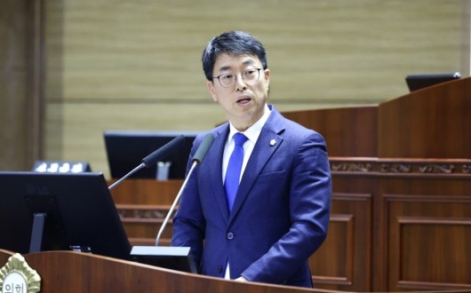 [속보] ‘성비위 혐의’ 이종담 천안시의회 부의장, 기소의견 검찰 송치